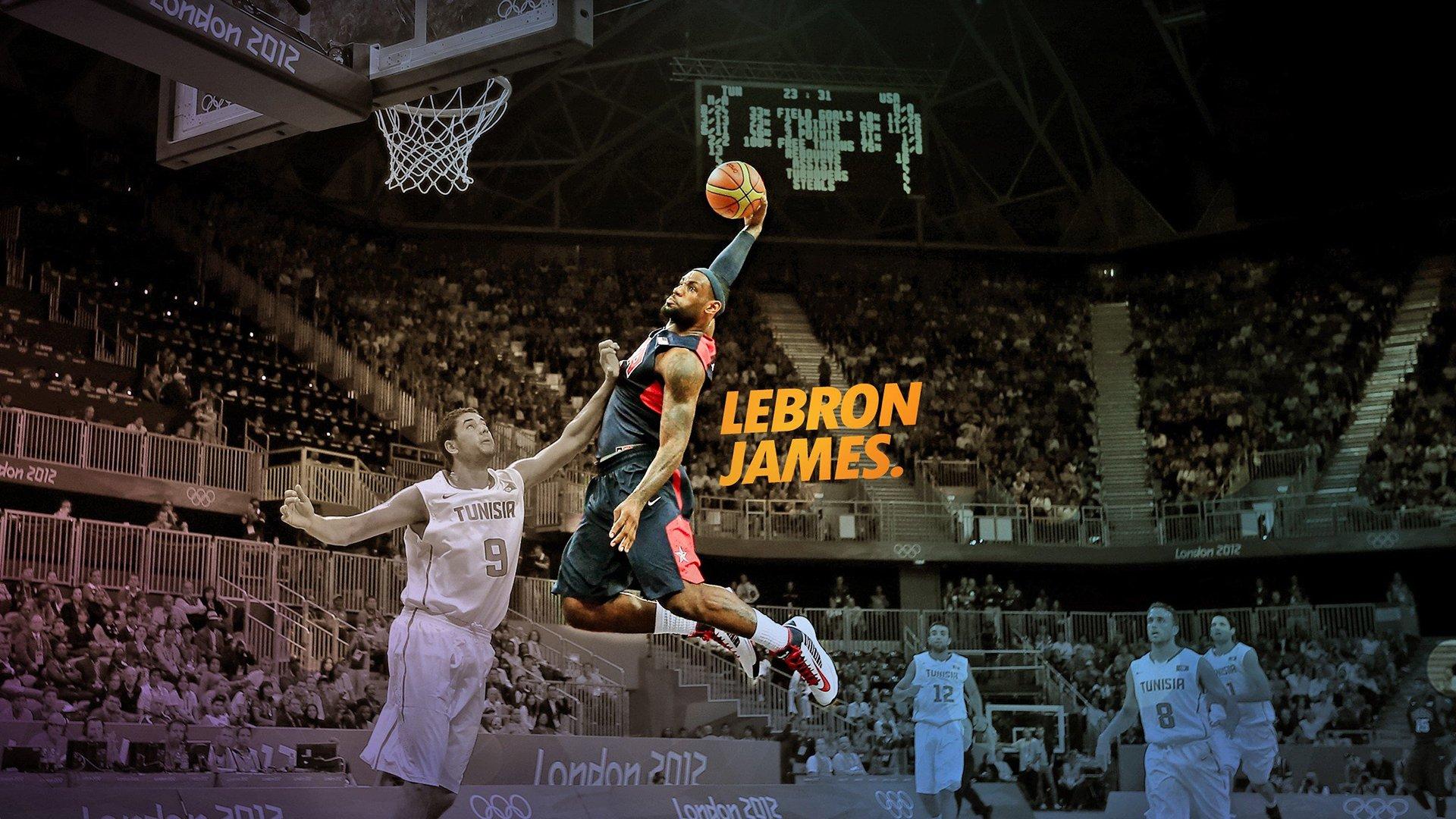 中国女篮逆转夺冠 姚明场边欣慰展笑颜